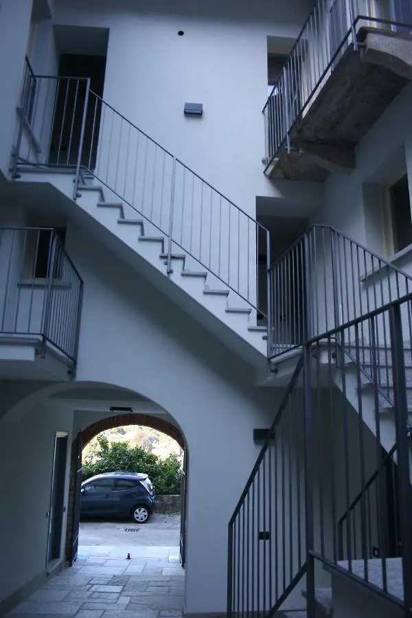 Appartamenti I Fiori Del Lago Laveno Apartment