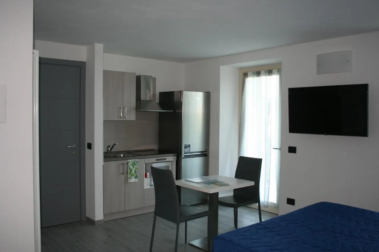 Appartamenti I Fiori Del Lago Laveno Apartment