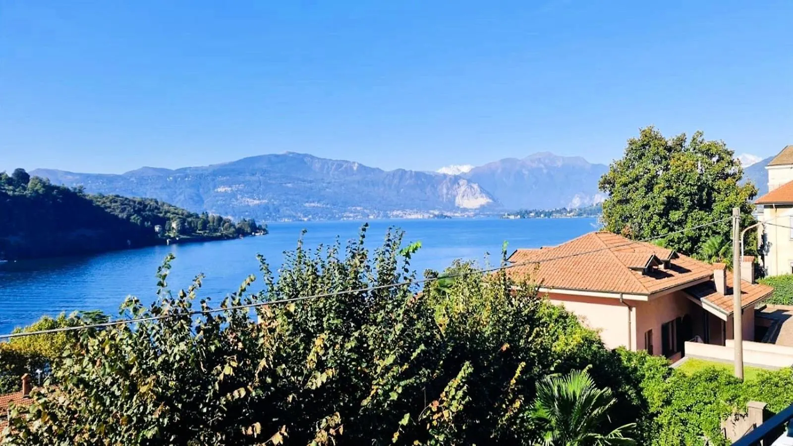 Apartment Appartamenti I Fiori Del Lago Laveno Italy