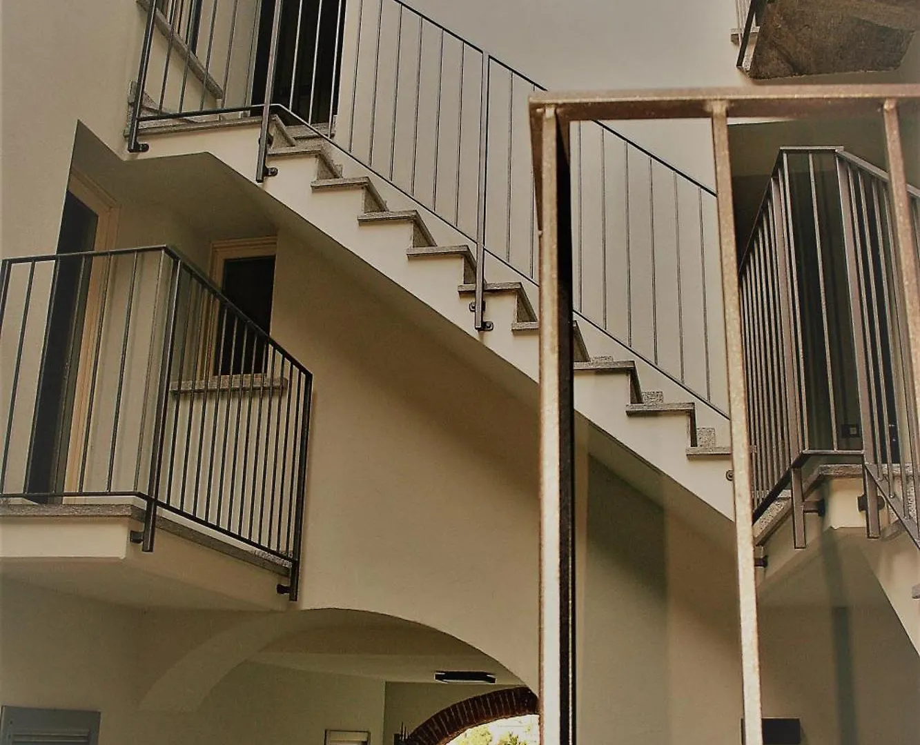 Apartment Appartamenti I Fiori Del Lago Laveno Italy