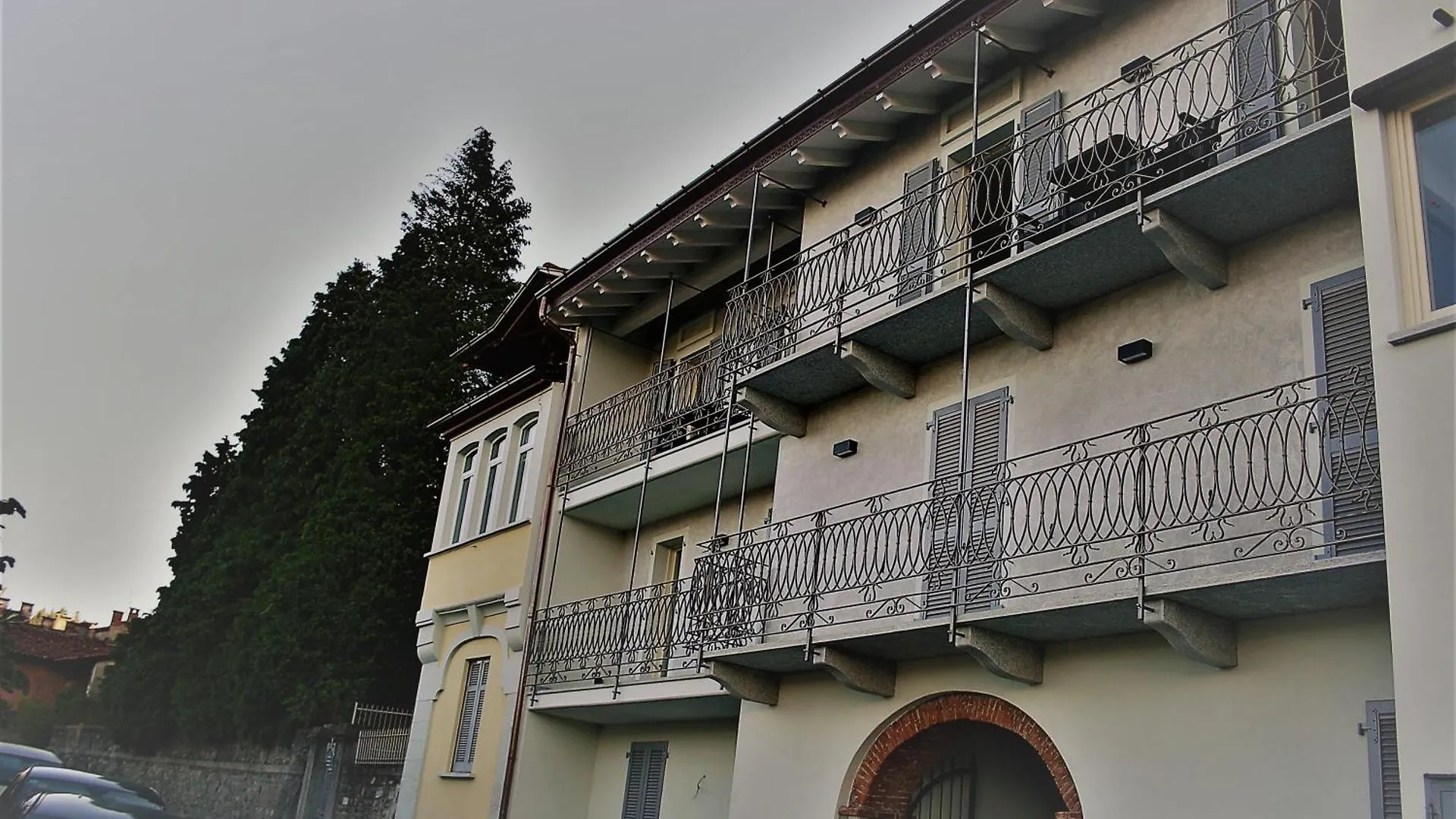 Appartamenti I Fiori Del Lago contacts