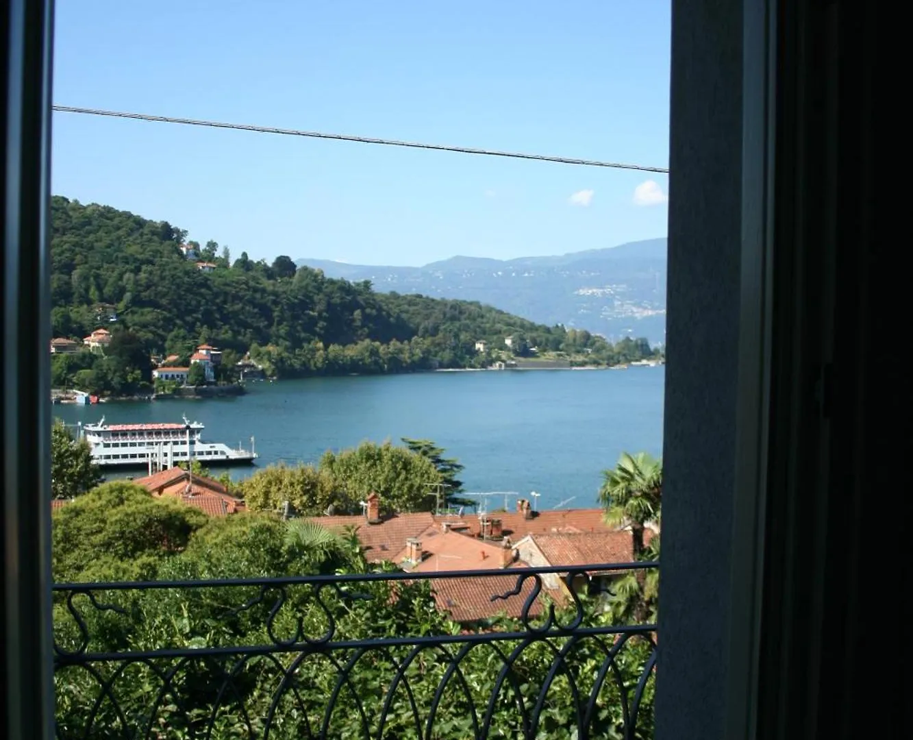 Apartment Appartamenti I Fiori Del Lago Laveno