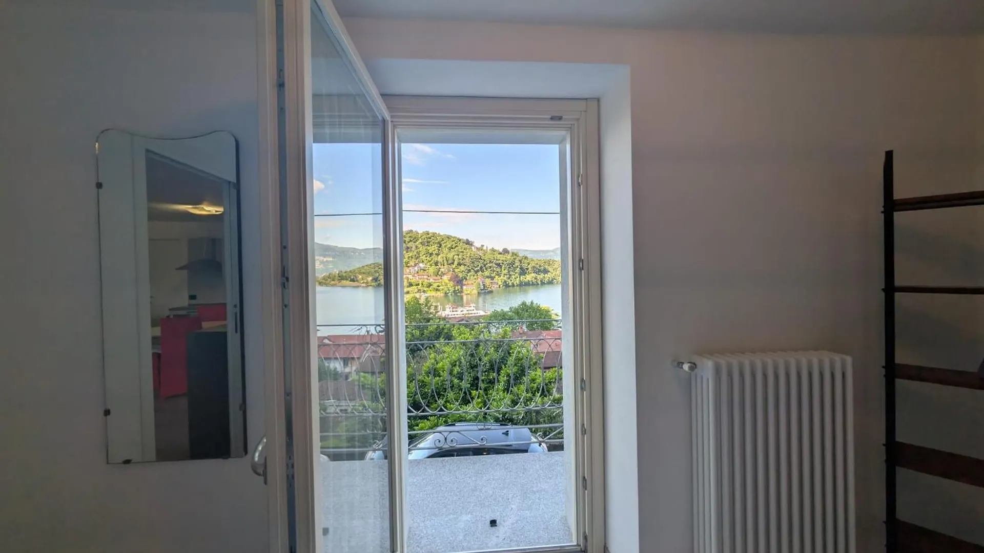 Apartment Appartamenti I Fiori Del Lago Laveno