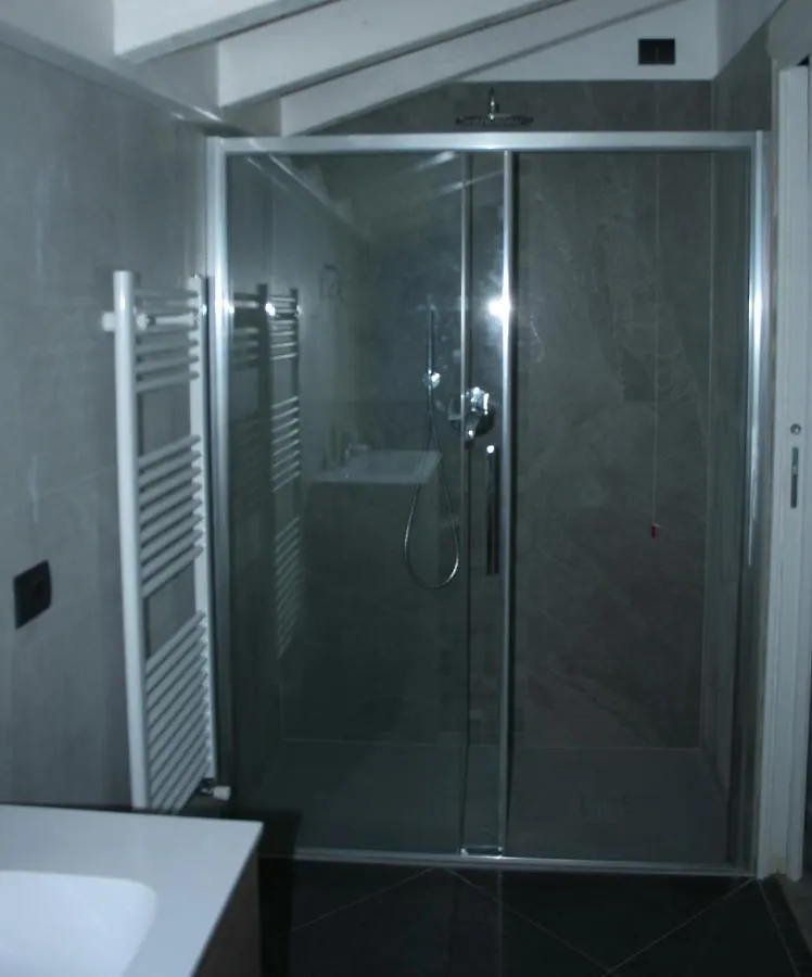 Apartment Appartamenti I Fiori Del Lago Laveno